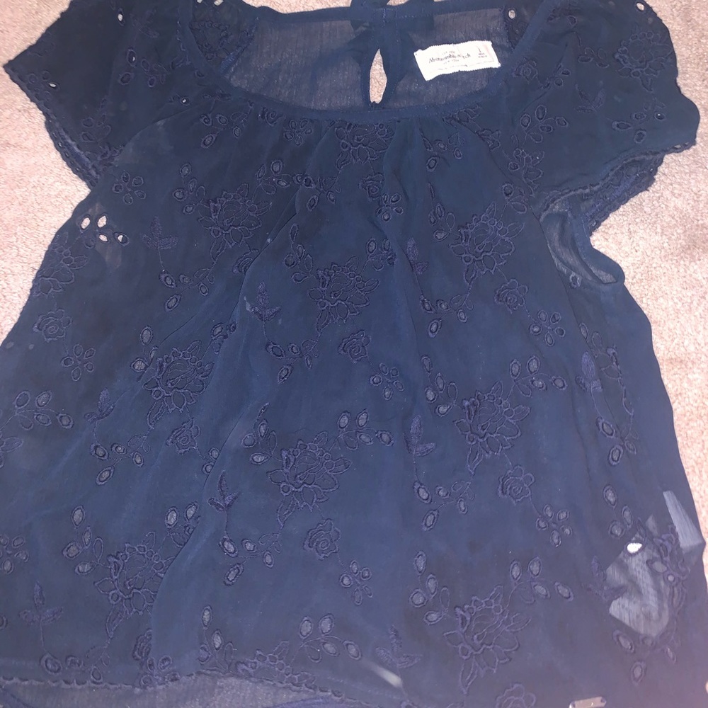 navy lace Abercrombie T-shirt